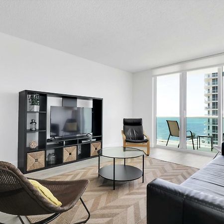 The Tides 2 Bedrooms 9Th Floor We Are On The Beach! Hollywood Bagian luar foto