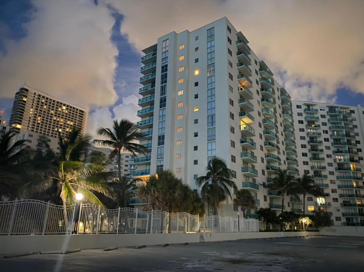 The Tides 2 Bedrooms 9Th Floor We Are On The Beach! Hollywood Bagian luar foto