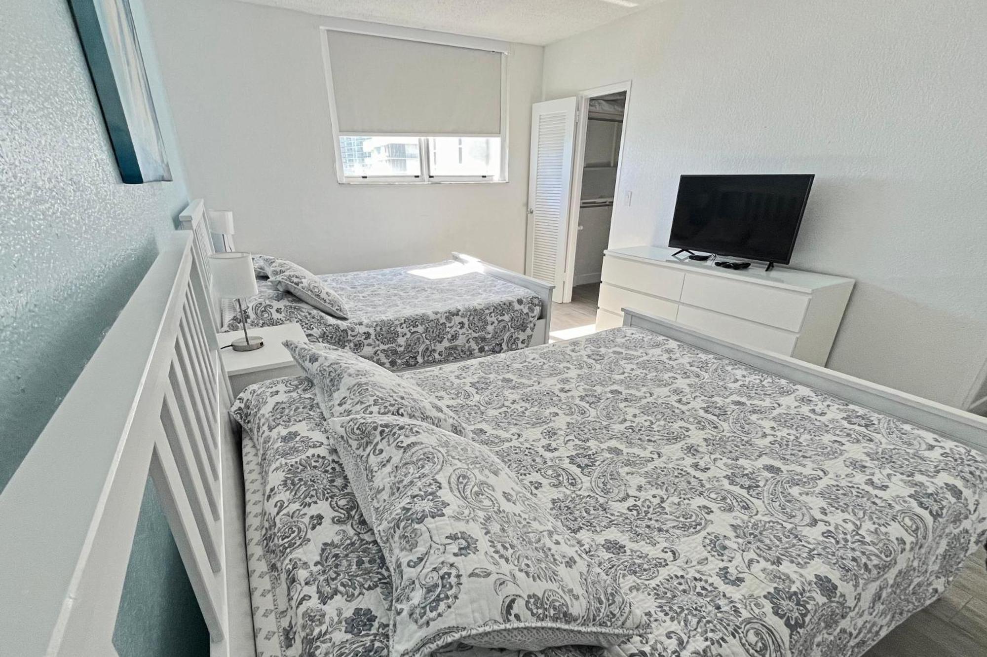 The Tides 2 Bedrooms 9Th Floor We Are On The Beach! Hollywood Bagian luar foto